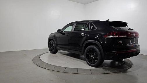 Deep Black 2026 Volkswagen Atlas Cross Sport 2.0T SEL R-Line Black