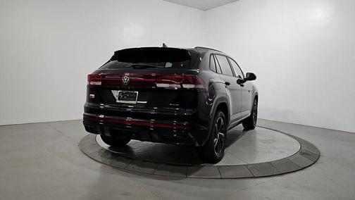 Deep Black 2026 Volkswagen Atlas Cross Sport 2.0T SEL R-Line Black