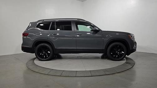Pure Gray 2026 Volkswagen Atlas 2.0T SE w/Technology