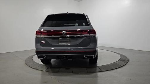 Pure Gray 2026 Volkswagen Atlas 2.0T SE w/Technology