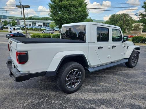 Bright White Clearcoat 2020 Jeep Gladiator Overland