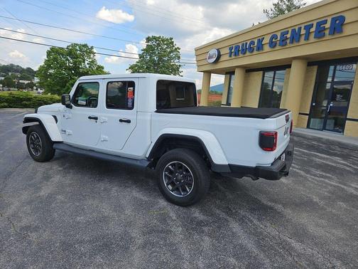 Bright White Clearcoat 2020 Jeep Gladiator Overland