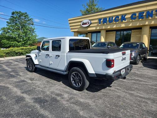 Bright White Clearcoat 2020 Jeep Gladiator Overland