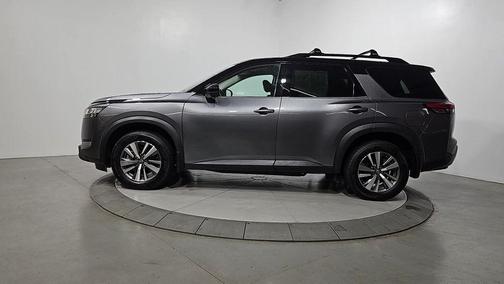 2t Gun Blk Roof 2024 Nissan Pathfinder SL