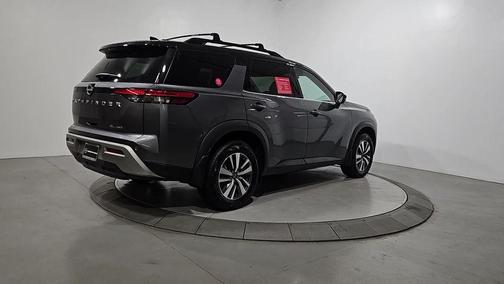 2t Gun Blk Roof 2024 Nissan Pathfinder SL