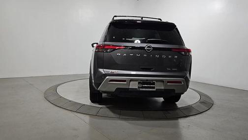 2t Gun Blk Roof 2024 Nissan Pathfinder SL