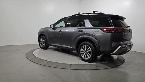 2t Gun Blk Roof 2024 Nissan Pathfinder SL