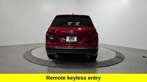 Cardinal Red Metallic 2018 Volkswagen Tiguan 2.0T SE