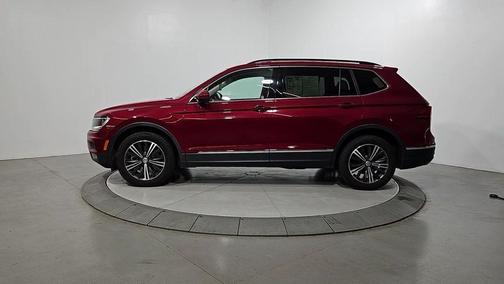 Cardinal Red Metallic 2018 Volkswagen Tiguan 2.0T SE