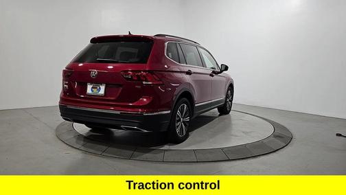 Cardinal Red Metallic 2018 Volkswagen Tiguan 2.0T SE