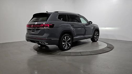 Pure Gray 2026 Volkswagen Atlas 2.0T SEL Premium R-Line
