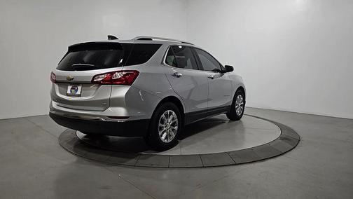 Silver Ice Metallic 2019 Chevrolet Equinox 1LT