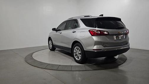 Silver Ice Metallic 2019 Chevrolet Equinox 1LT