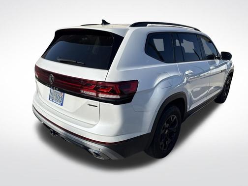 Opal White 2024 Volkswagen Atlas 2.0T Peak Edition SEL