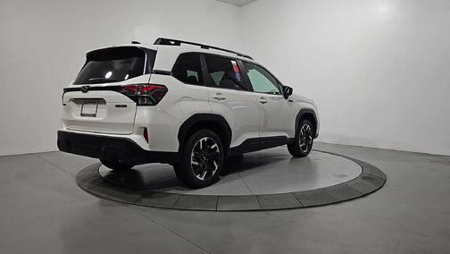 Crystal White Pearl 2026 Subaru Forester AWD