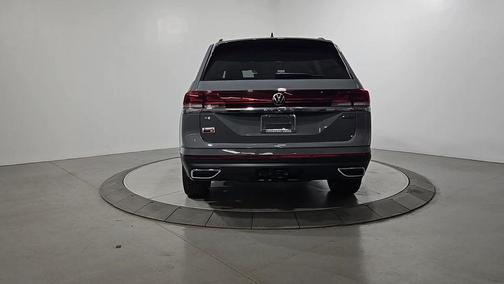 Pure Gray 2026 Volkswagen Atlas 2.0T SE W/TECHNOLOGY