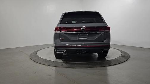 Pure Gray 2026 Volkswagen Atlas 2.0T SE w/Technology