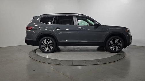 Pure Gray 2026 Volkswagen Atlas 2.0T SE W/TECHNOLOGY