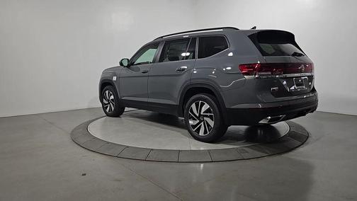 Pure Gray 2026 Volkswagen Atlas 2.0T SE W/TECHNOLOGY