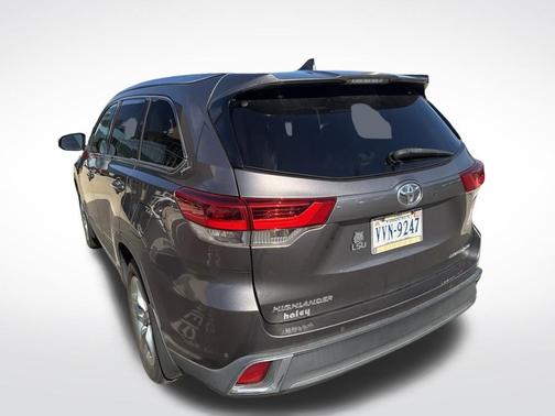 Predawn Gray Mica 2017 Toyota Highlander Limited