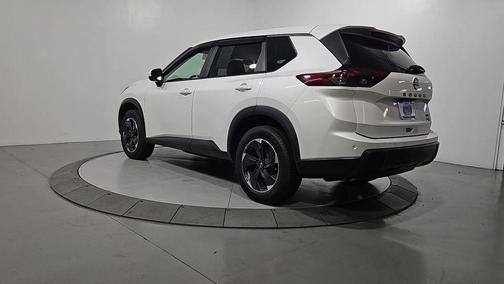 Everest White Pearl 2024 Nissan Rogue SV