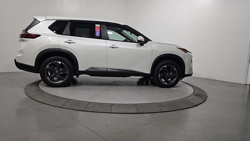 Everest White Pearl 2024 Nissan Rogue SV