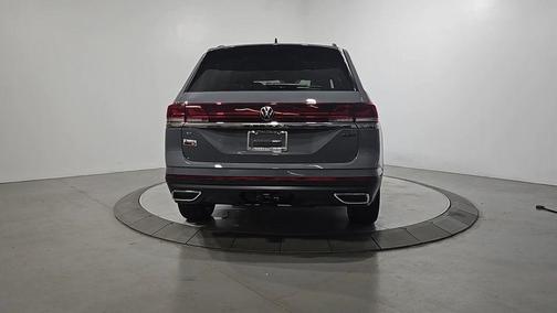 Pure Gray 2026 Volkswagen Atlas 2.0T SE W/TECHNOLOGY