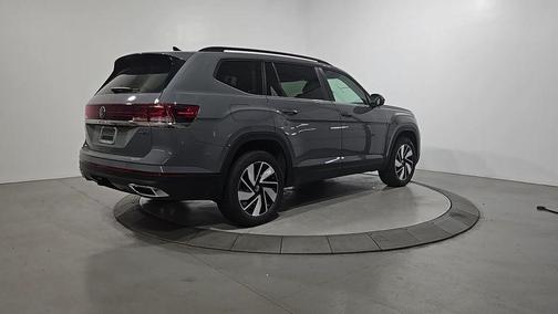 Pure Gray 2026 Volkswagen Atlas 2.0T SE W/TECHNOLOGY