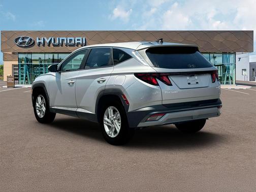 Shimmering Silver 2026 Hyundai TUCSON SE