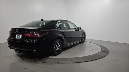 Midnight Black Metallic 2022 Toyota Camry Hybrid SE