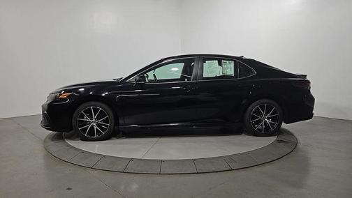 Midnight Black Metallic 2022 Toyota Camry Hybrid SE