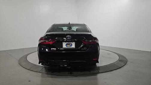 Midnight Black Metallic 2022 Toyota Camry Hybrid SE