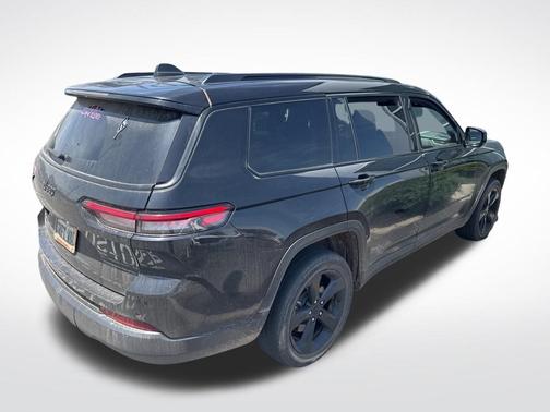 Diamond Black Crystal Pearlcoat 2023 Jeep Grand Cherokee L Altitude