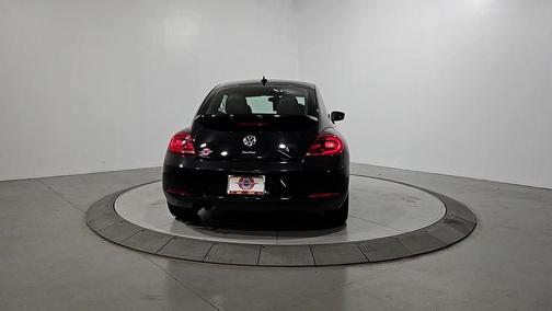 Black Uni 2016 Volkswagen Beetle