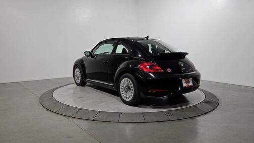 Black Uni 2016 Volkswagen Beetle