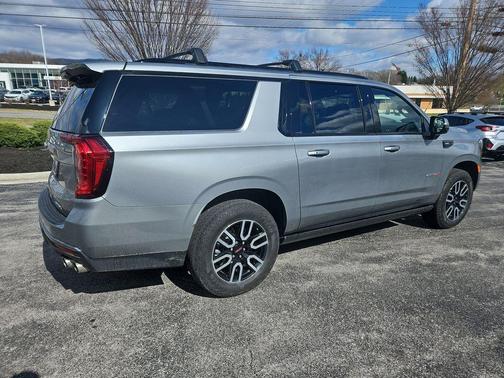 2024 GMC Yukon XL AT4