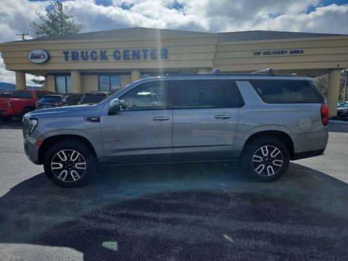 2024 GMC Yukon XL AT4