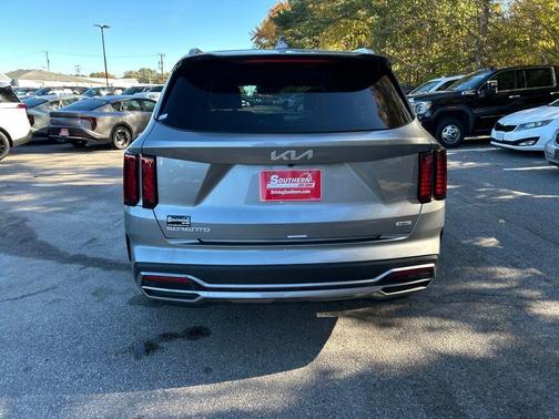 2023 Kia Sorento Hybrid EX