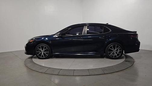 Aqua 2021 Toyota Camry SE
