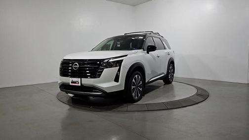 White / Black 2026 Nissan Pathfinder Platinum