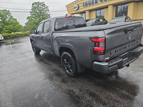 Gun Metallic 2026 Nissan Frontier SV