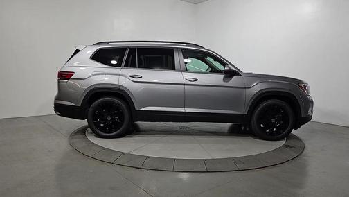 Silver Mist 2026 Volkswagen Atlas 2.0T SE W/TECHNOLOGY