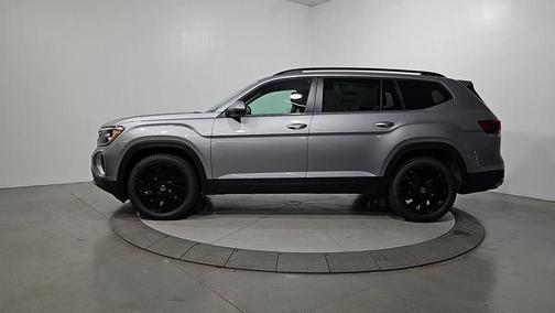 Silver Mist 2026 Volkswagen Atlas 2.0T SE W/TECHNOLOGY