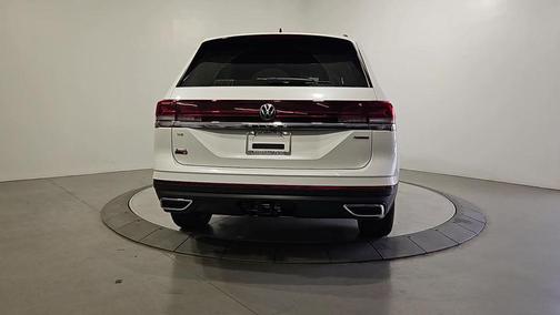 Opal White Pearl 2026 Volkswagen Atlas 2.0T SE W/TECHNOLOGY
