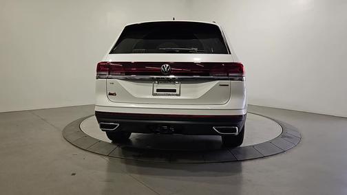 Opal White Pearl 2026 Volkswagen Atlas 2.0T SE w/Technology
