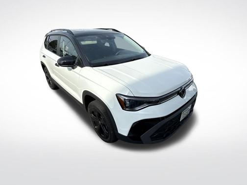 Pure White 2026 Volkswagen Taos 1.5T SE Black
