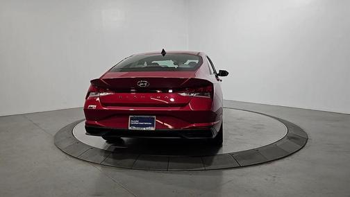 Scarlet Red Pearl 2022 Hyundai ELANTRA SEL