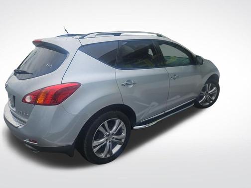 Brilliant Silver Metallic 2010 Nissan Murano LE