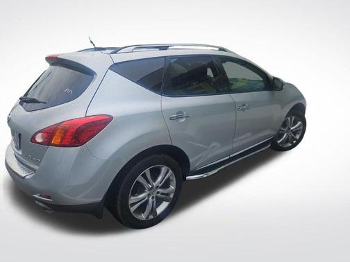 Brilliant Silver Metallic 2010 Nissan Murano LE