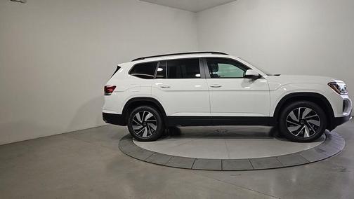 2025 Volkswagen Atlas 2.0T SE